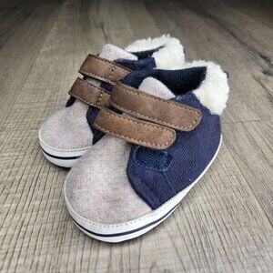 Adorable Infant Baby Booties With Faux Fur Lining & Velcro Straps 6-9 months